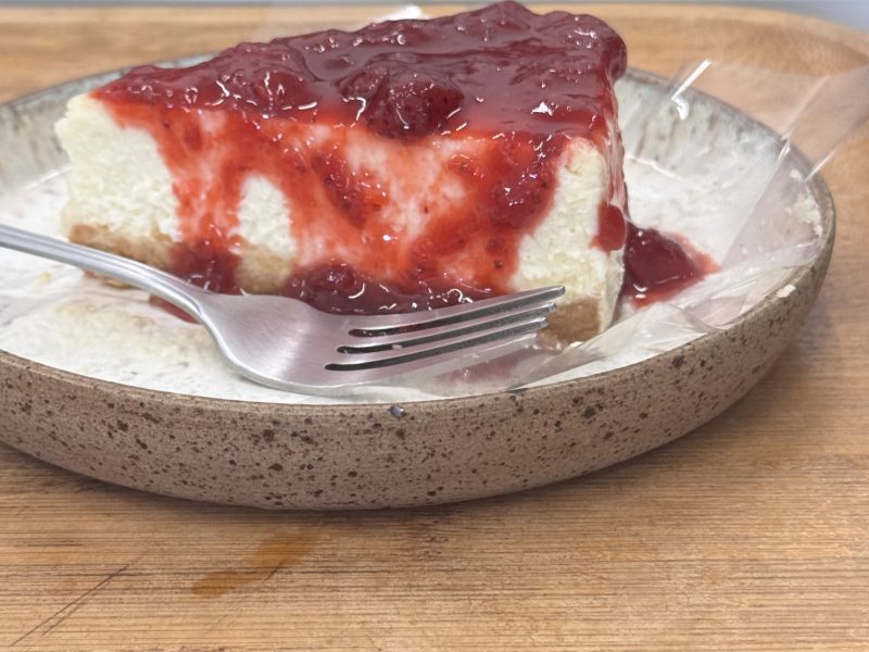 Cheesecake com Geleia de Morango, de Bourbon Café
