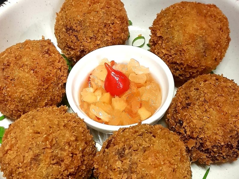 Bolinho de Costela com queijo, de Casinha Bar