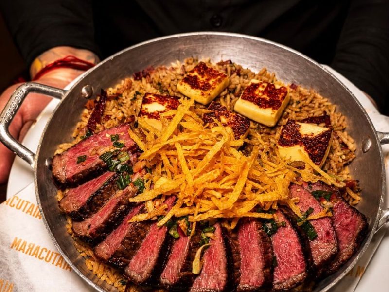 Baião de dois com carne de sol, de Maracutaia Boteco
