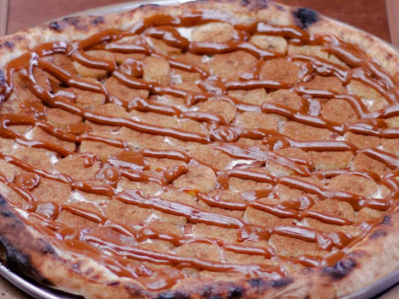 Pizza de Banana com Doce de Leite de Búfala, de Nonna Noemia Pizzeria