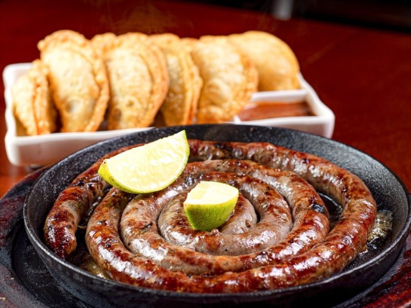 Pastelzinho de carne seca, de Poia Espeto
