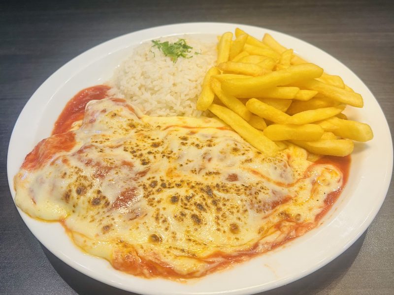 Filé à Parmegiana, de Saizeria Restaurante